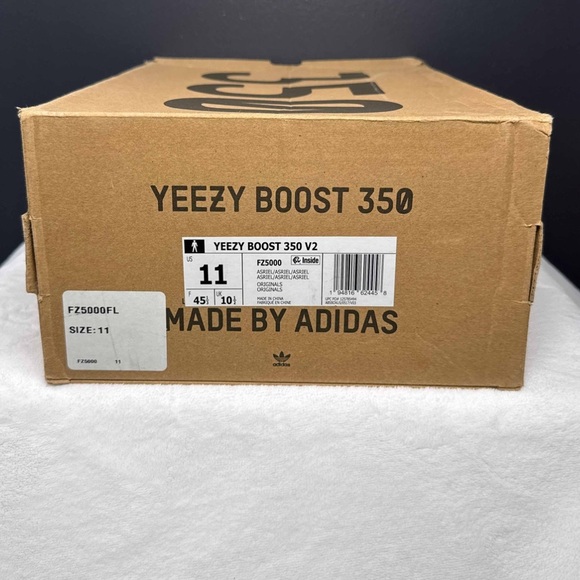 Yeezy Boost 350 V2 'Carbon' – Size 11 - Picture 10 of 10